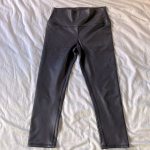 Alo Yoga High-Waist Airbrush Capri